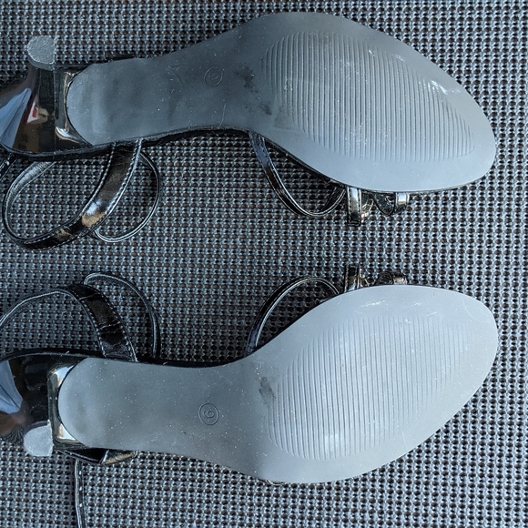 *🌹 Vintage Party Sandals in Black 3 Inch Heels Size 9 + Additional 2 Heel Tips - Picture 4 of 8